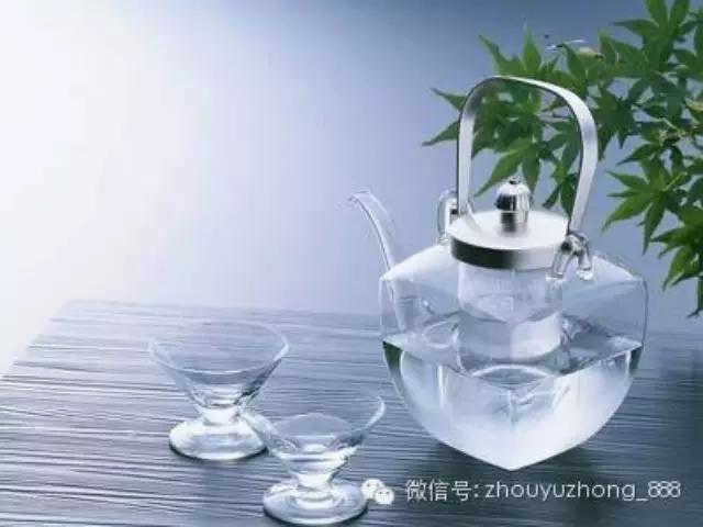 温开水“六用” 简单方便保健!