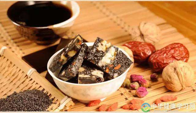 女人贫血怎么补?这10种平民食物补血效果胜阿胶
