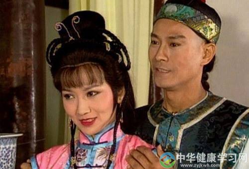 乾隆养生秘诀:清晨保健三件事
