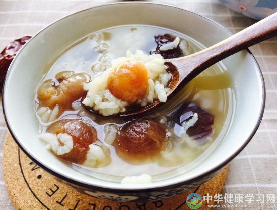 红糖泡桂圆干服用可有效改善睡眠