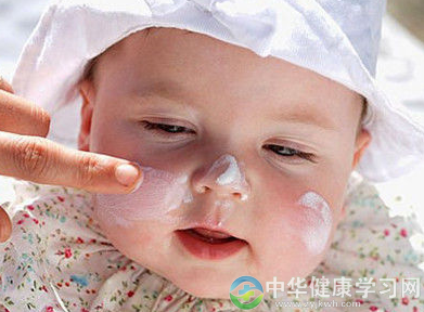 冬季如何防止宝宝肌肤皴裂？