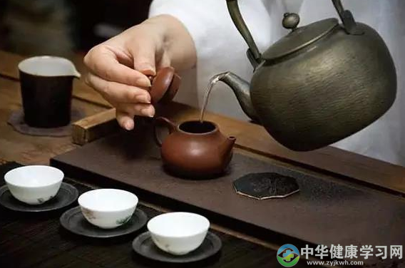 喝茶虽然好，这三类人却不宜喝！