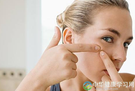 中医调养浅谈:肺热与雀斑和痘痘的关系