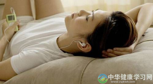 为什么你睡前喝牛奶会肠鸣、反胃、拉肚子？