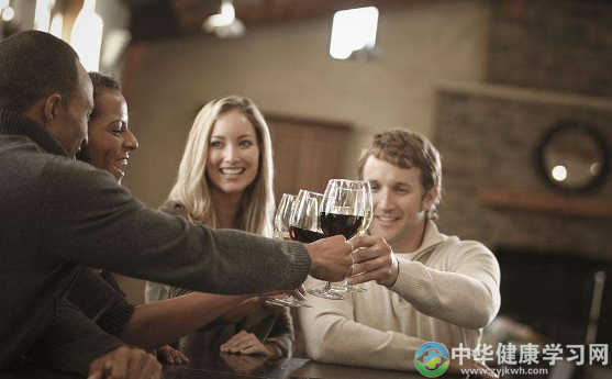 健康饮酒必看——酒该怎么喝才最健康