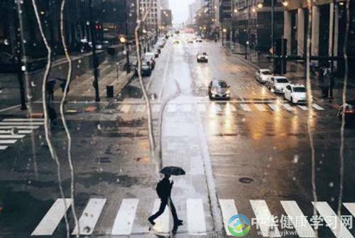雨天适合外出运动吗?雨季怎么养生?