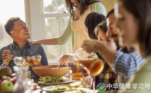 吃饭也能养生?做到这几点 吃饭养生事半功倍!