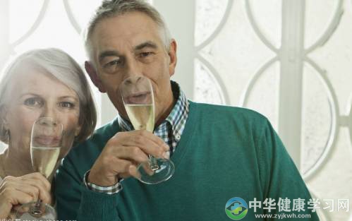 为什么不建议老年人饮酒?饮酒养生的误区!