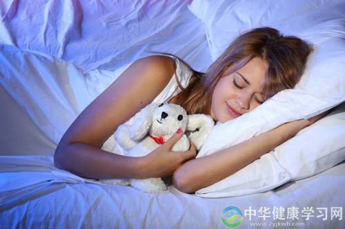 睡前这样做会让你老得快!女人都来看看!
