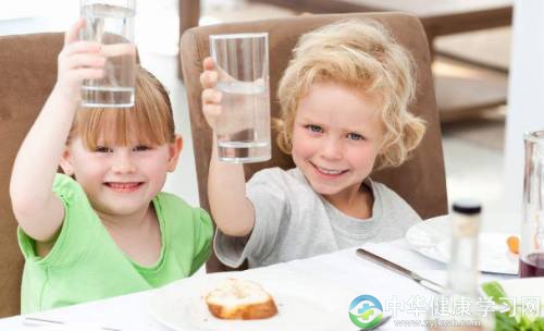喝开水可不仅仅是解渴，“开水养生”的方法！