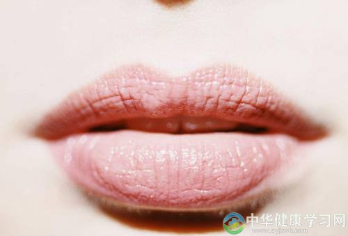 嘴干舌燥、缺津少液、嘴唇掉皮干裂,该怎么养?