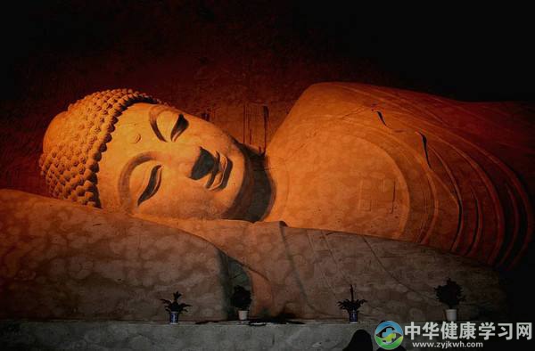 咽喉肿痛不能拖!男子一觉醒来脸成“猪头”,还差点丢了命!