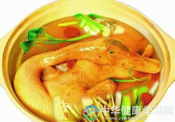 膝盖疼痛滑膜炎?天麻老鸭汤赶走关节疼痛,膝盖活动自如,灵了!