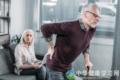 农村没人要的野草,是腰椎病的“救命药”,短短一周,腰腿不痛了