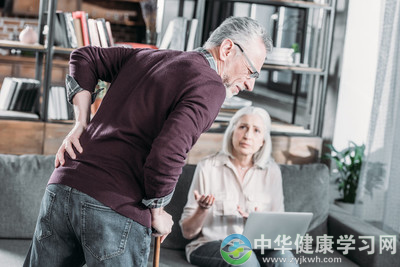 腰痛半年不好,生姜+食盐这样做,对腰间盘突出有改善,都试试吧
