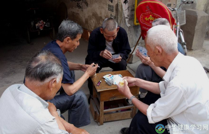 手麻6年颈椎病,竟被冰糖+陈醋改善了,就连肩周炎也不见了!